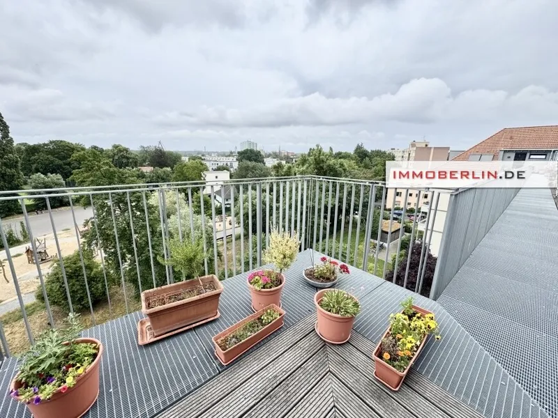 IMMOBERLIN.DE - Top-Lage! 3-Zimmer-Wohnung mit Sonnenterrasse in Spandau — photo 1